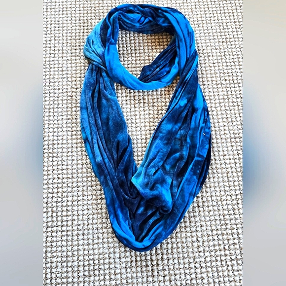 Infinity Scarf - Picture 2 of 7